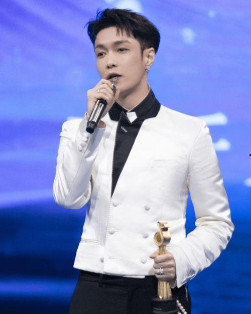 吃瓜娱乐视频张艺兴,吃瓜娱乐背后的实力派偶像